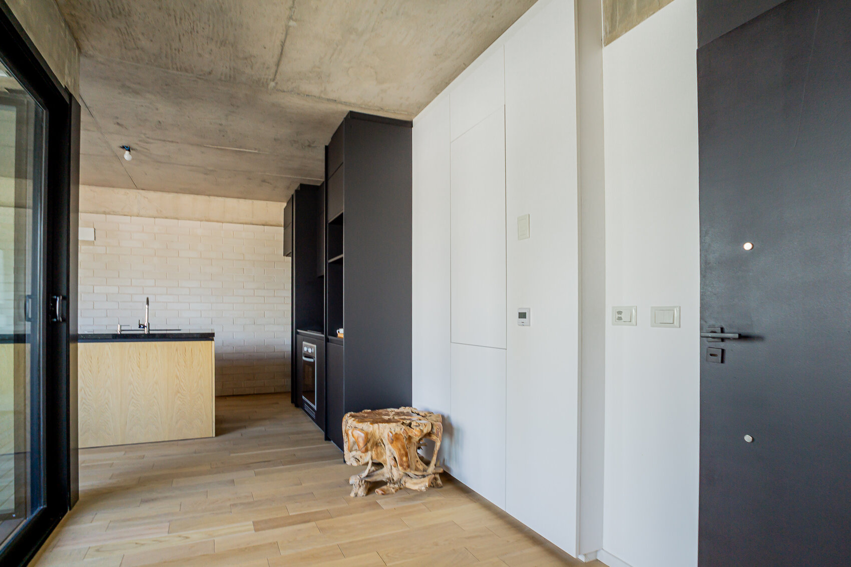 Ambiente con placard integrado
