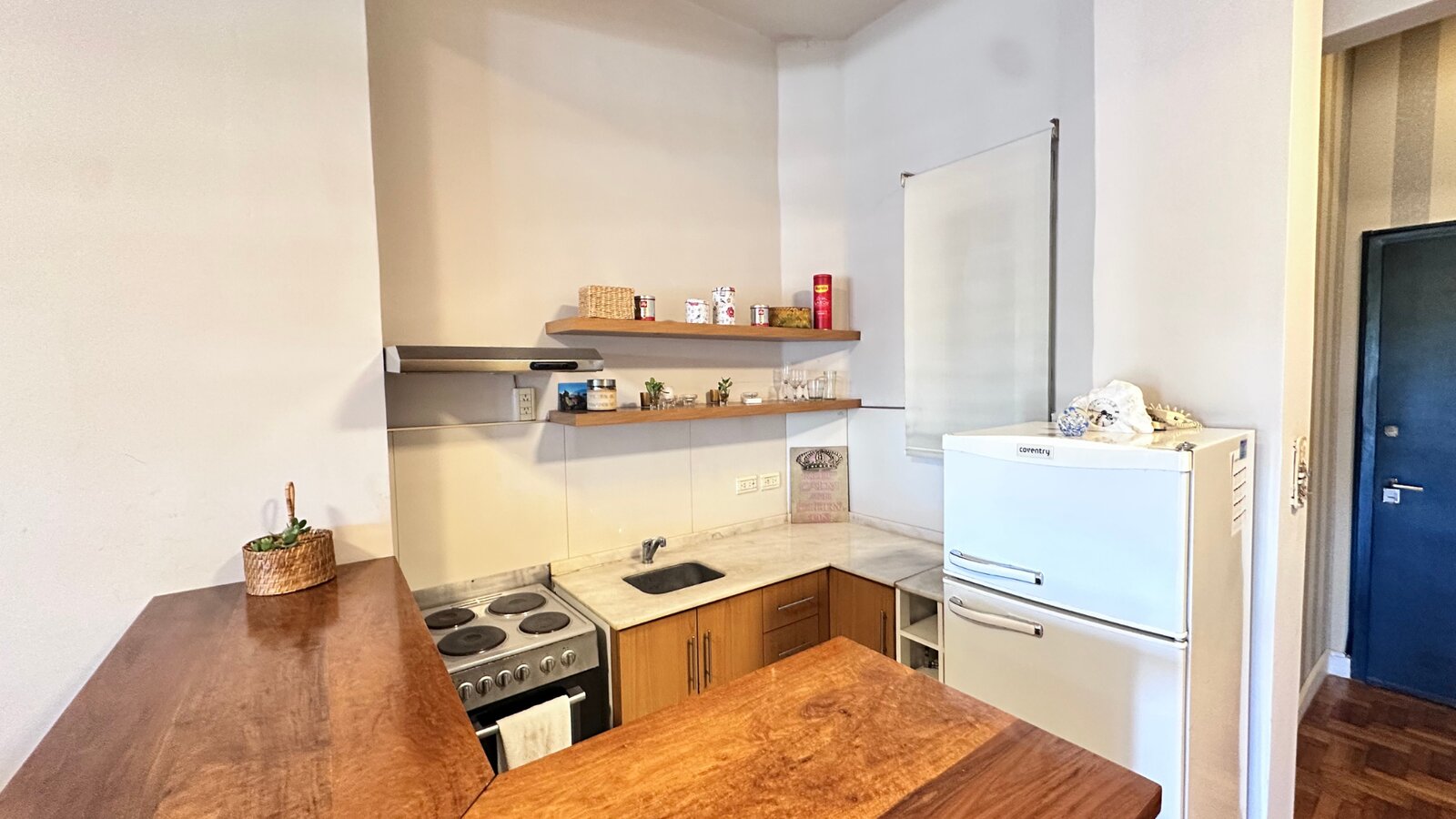 Barra de cocina que integra los espacios