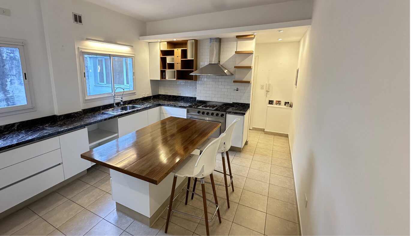 Cocina comedor de generosas dimensiones