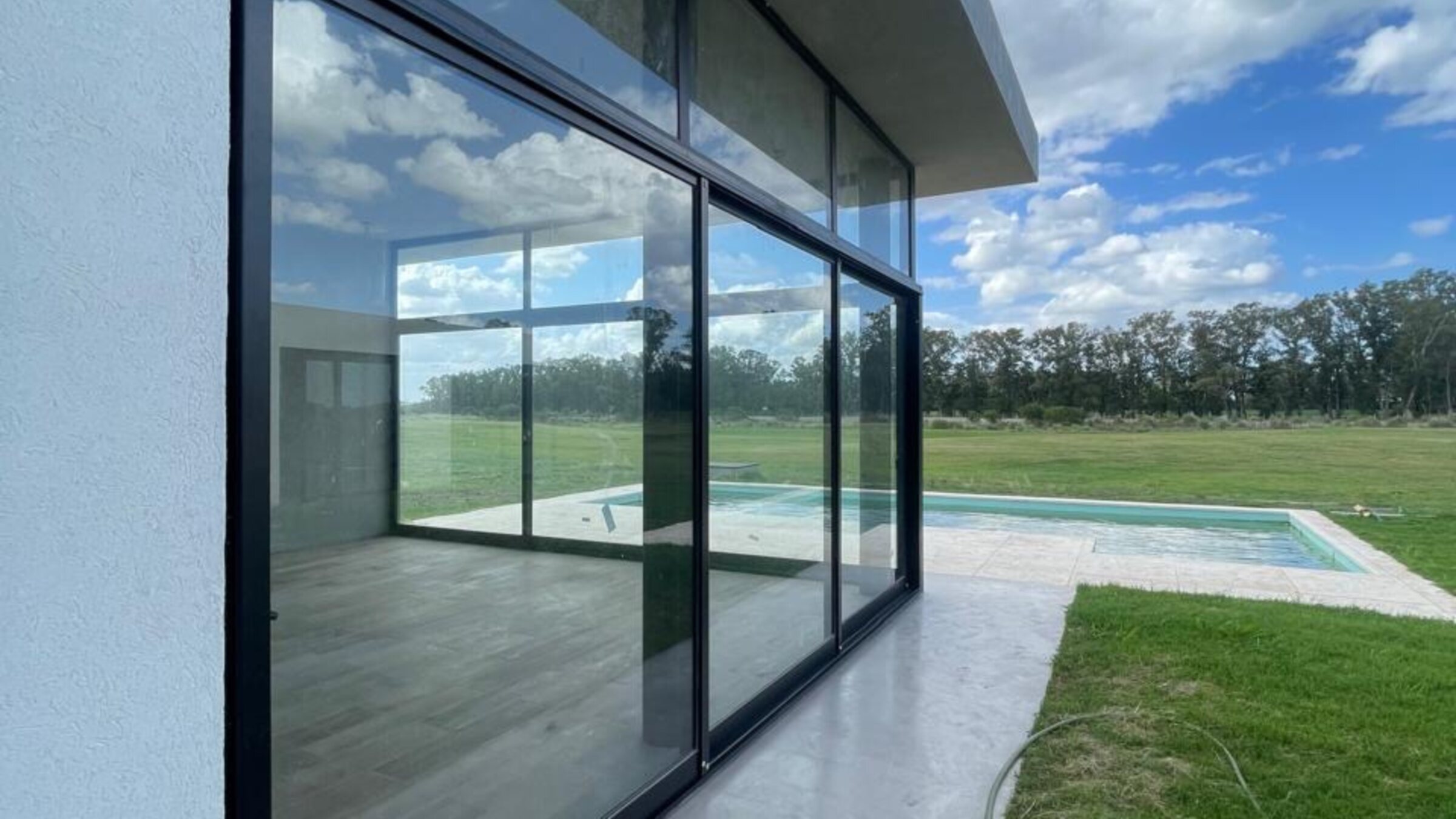Casa a estrenar con piscina y vista al golf en Estancias Villa María, Canning